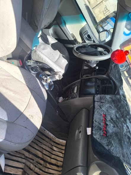 هيونداي سنتافية 2005 - صورة 4