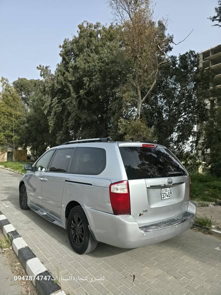 كيا كرنفال 2011 - صورة 4