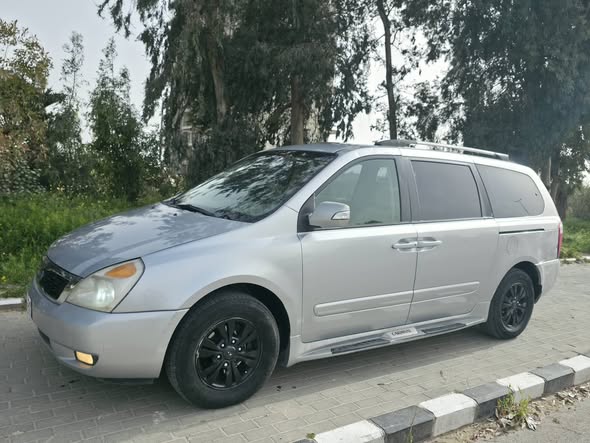 كيا كرنفال 2011 - صورة 5