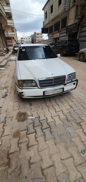 مرسيدس 200 2003 - صورة 3