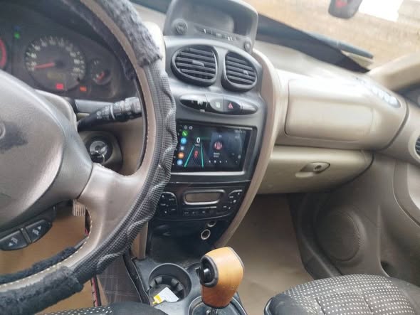 هيونداي سنتافي 2002 - صورة 2