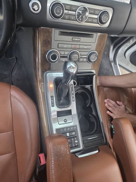 رنج روفر سبورت 2012 - صورة 3