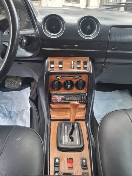 مرسيدس 200 1980 - صورة 4