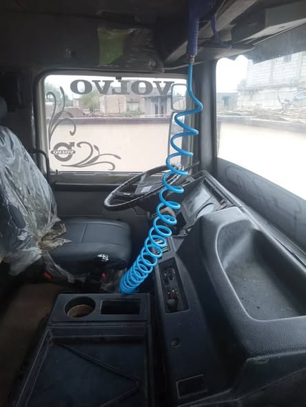 فولفو F12 1996 - صورة 2