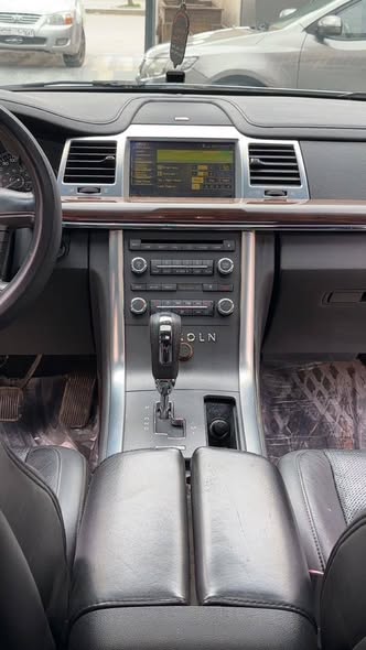 لينكولن MKZ 2010 - صورة 2