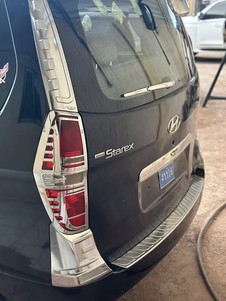 هيونداي جراند ستاريكس 2010 - صورة 4