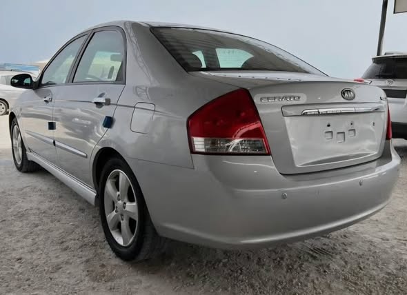 كيا سيراتو 2008 - صورة 2
