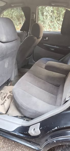 مازدا 323 2004 - صورة 1