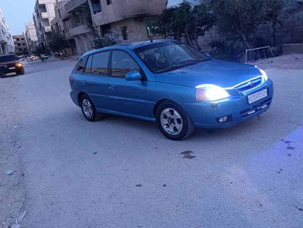 كيا ريو 2004 - صورة 5