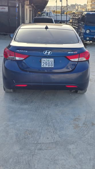 هيونداي افانتي 2012 - صورة 5