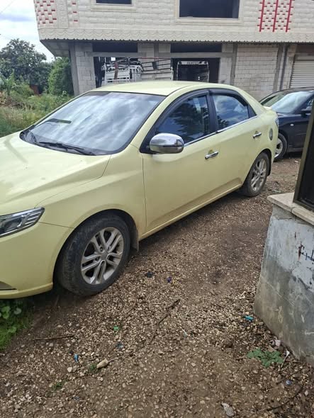 كيا سيراتو 2011 - صورة 1