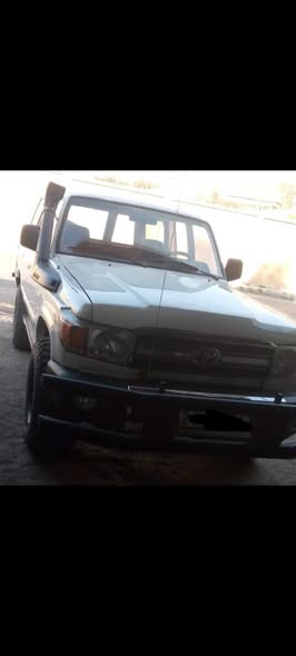 تويوتا لاند كروزر 1984 - صورة 2