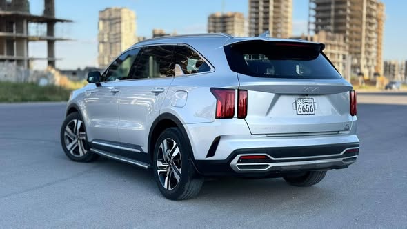 كيا سيرنتو 2023 - صورة 5