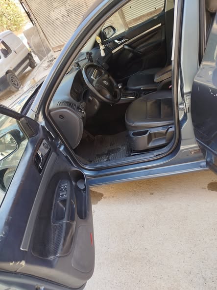 سكودا أوكتافيا 2005 - صورة 4