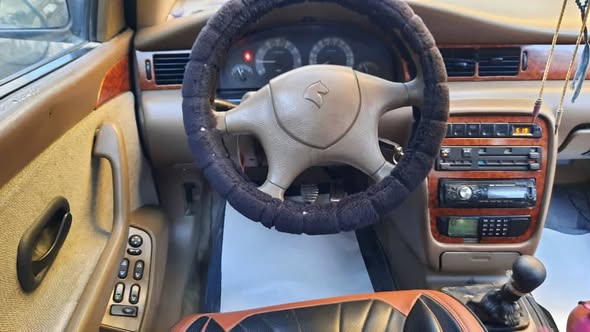 إيران خودرو سامند 2007 - صورة 4