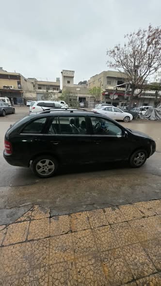 سكودا فابيا 2002 - صورة 1