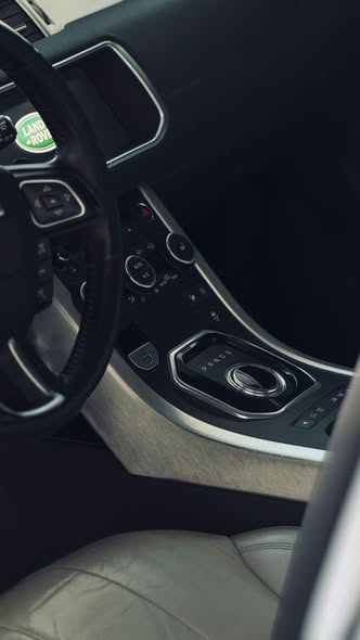 رانج روفر إيفوك 2017 - صورة 5