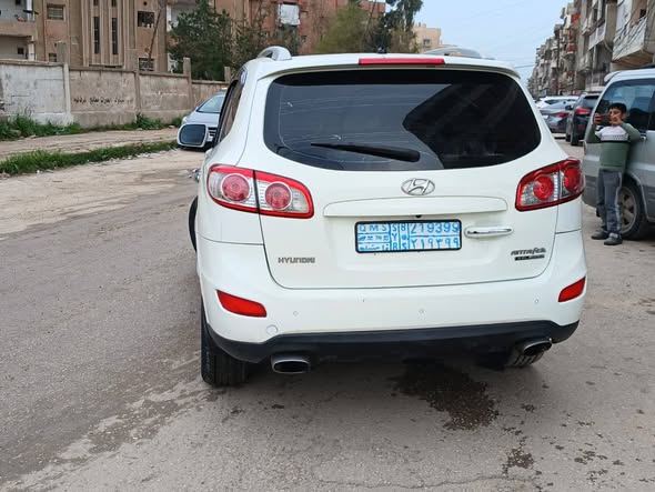 هيونداي سانتافي 2011 - صورة 4