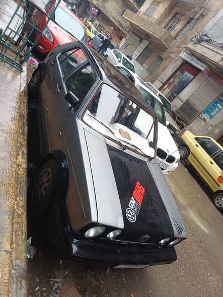 فولكس فاجن كولف 1976 - صورة 3