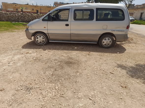 هيونداي H-1 2003 - صورة 2