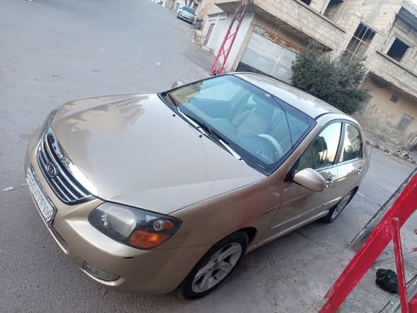 كيا سيراتو 2007 - صورة 1