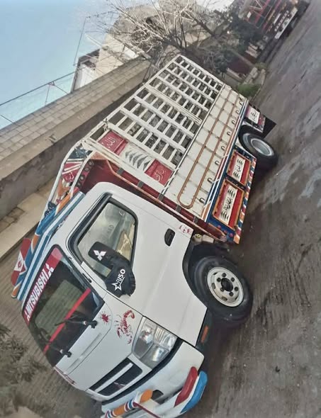 ميتسوبيشي كانتر 2016 - صورة 4