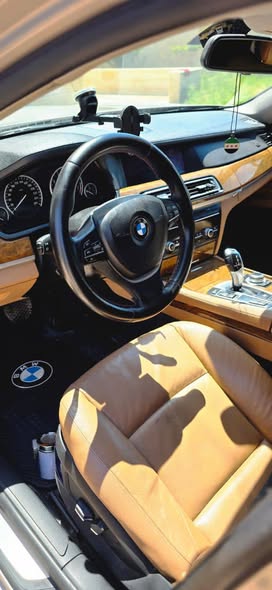 بي إم دبليو 730Li 2012 - صورة 5