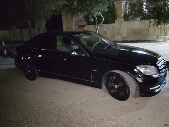 مرسيدس C300 2011 - صورة 4
