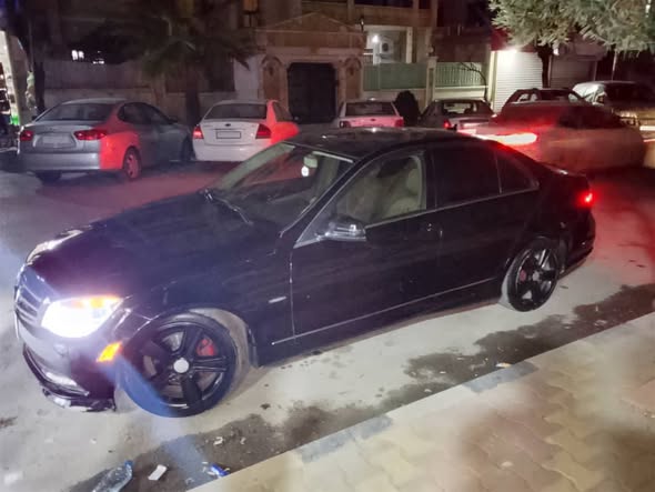 مرسيدس C300 2011 - صورة 5