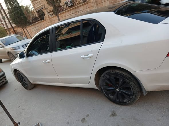 سكودا سوبيرب 2015 - صورة 4