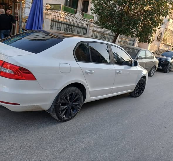 سكودا سوبيرب 2015 - صورة 5