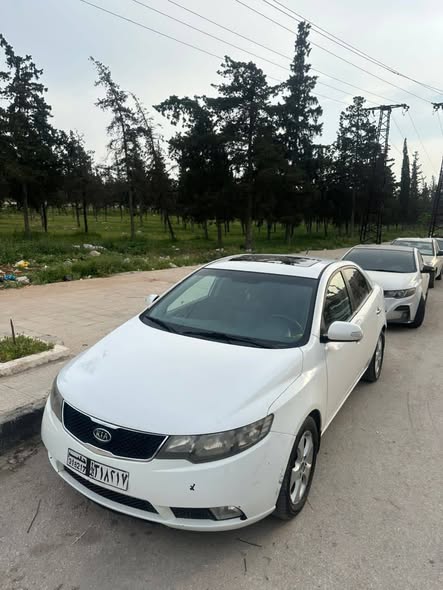 كيا فورتي 2010 - صورة 1
