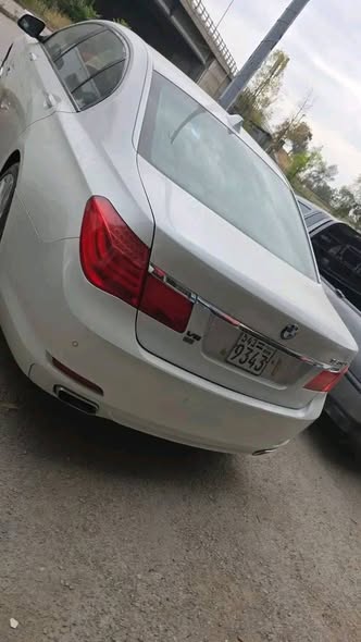 بي ام دبليو 750 2012 - صورة 3