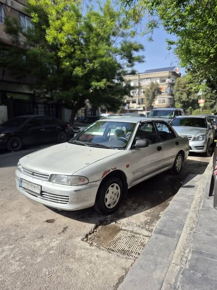 ميتسوبيشي لانسر 1993 - صورة 3