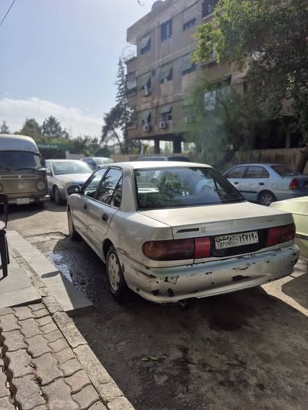 ميتسوبيشي لانسر 1993 - صورة 4