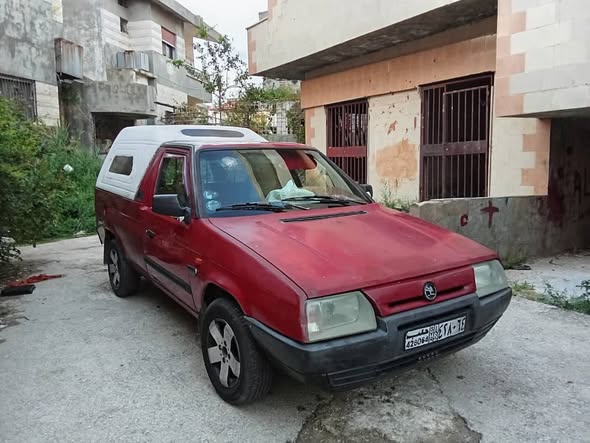 سكودا بيك أب 1993 - صورة 4