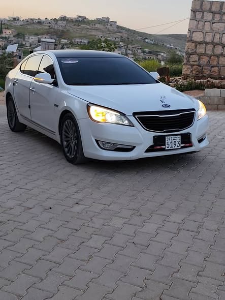 كيا كي 7 2010 - صورة 1
