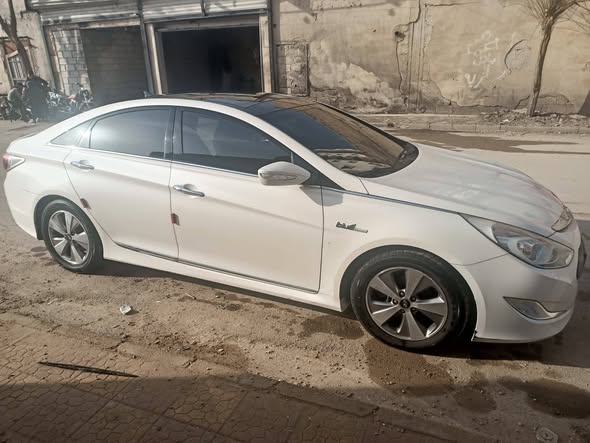 هيونداي سوناتا 2012 - صورة 2