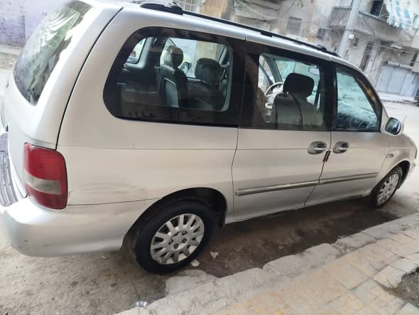 كيا كرنفال 2003 - صورة 5
