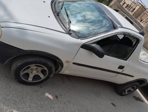 شفروليه كورسا 2000 - صورة 2
