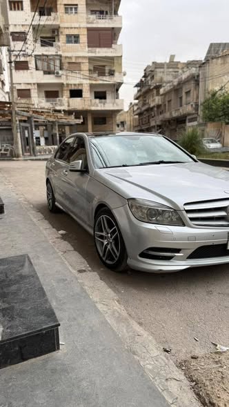مرسيدس C200 2011 - صورة 3