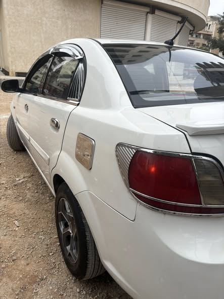 كيا ريو 2011 - صورة 5