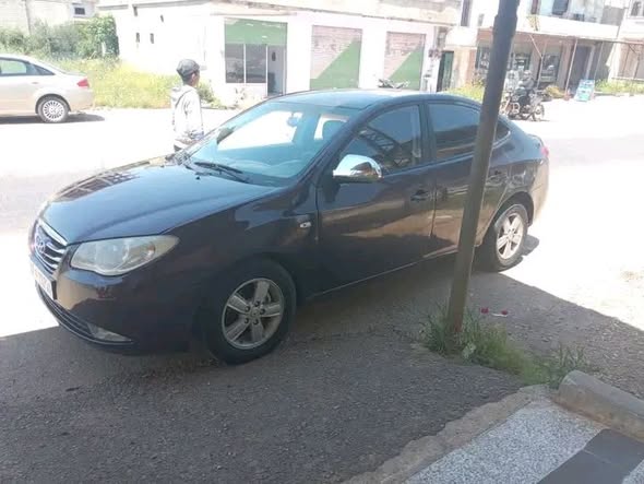هيونداي افانتي 2009 - صورة 4