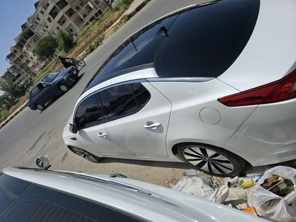 كيا K5 2012 - صورة 4