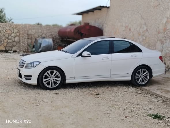 مرسيدس C220 2013 - صورة 4