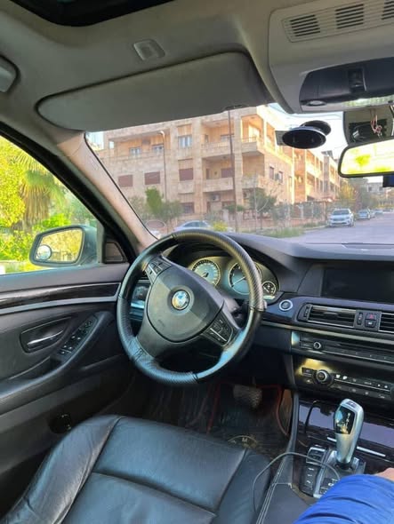 بي إم دبليو 520d 2011 - صورة 2