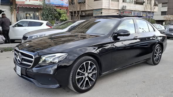 مرسيدس E300 2018 - صورة 4
