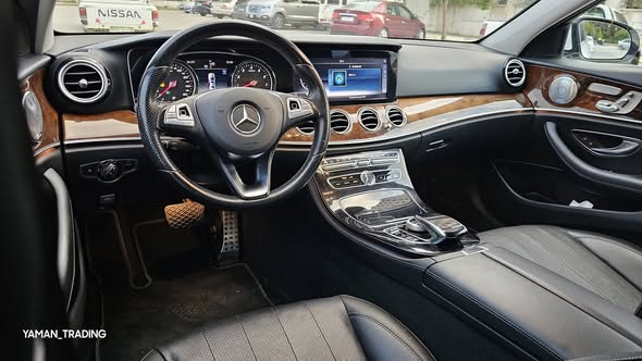 مرسيدس E 300 2018 - صورة 5
