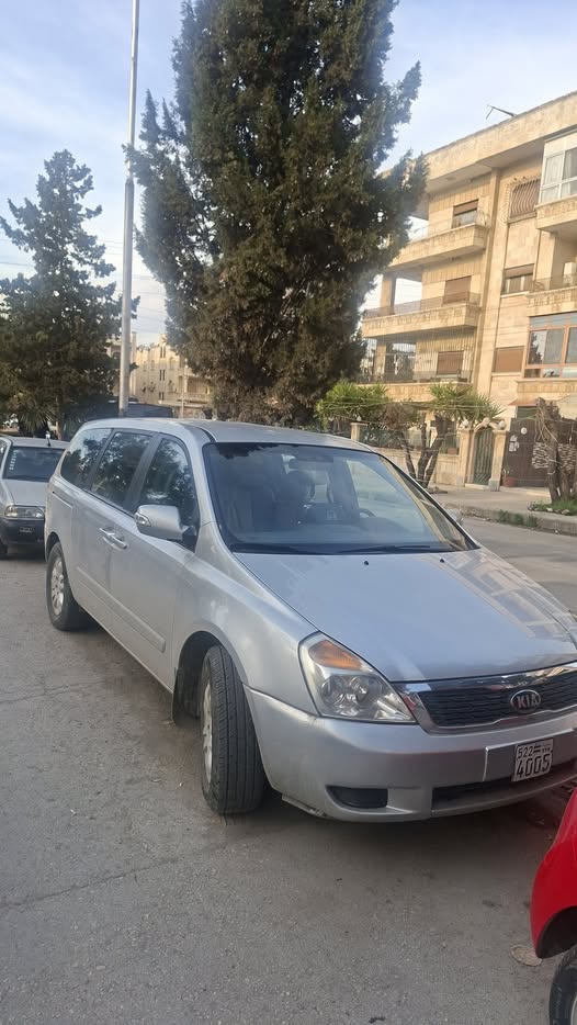 كيا كرنفال 2013