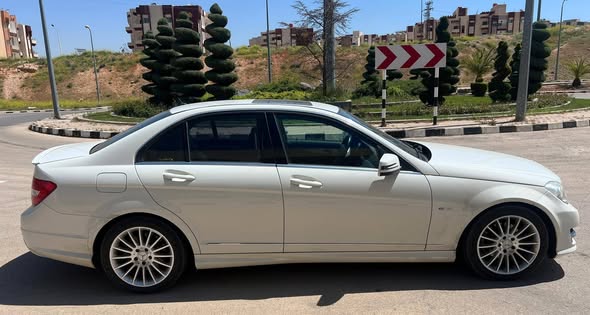 مرسيدس سي 250 2012 - صورة 3